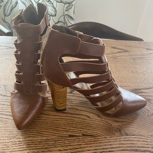 Tildon *never worn* gold heels